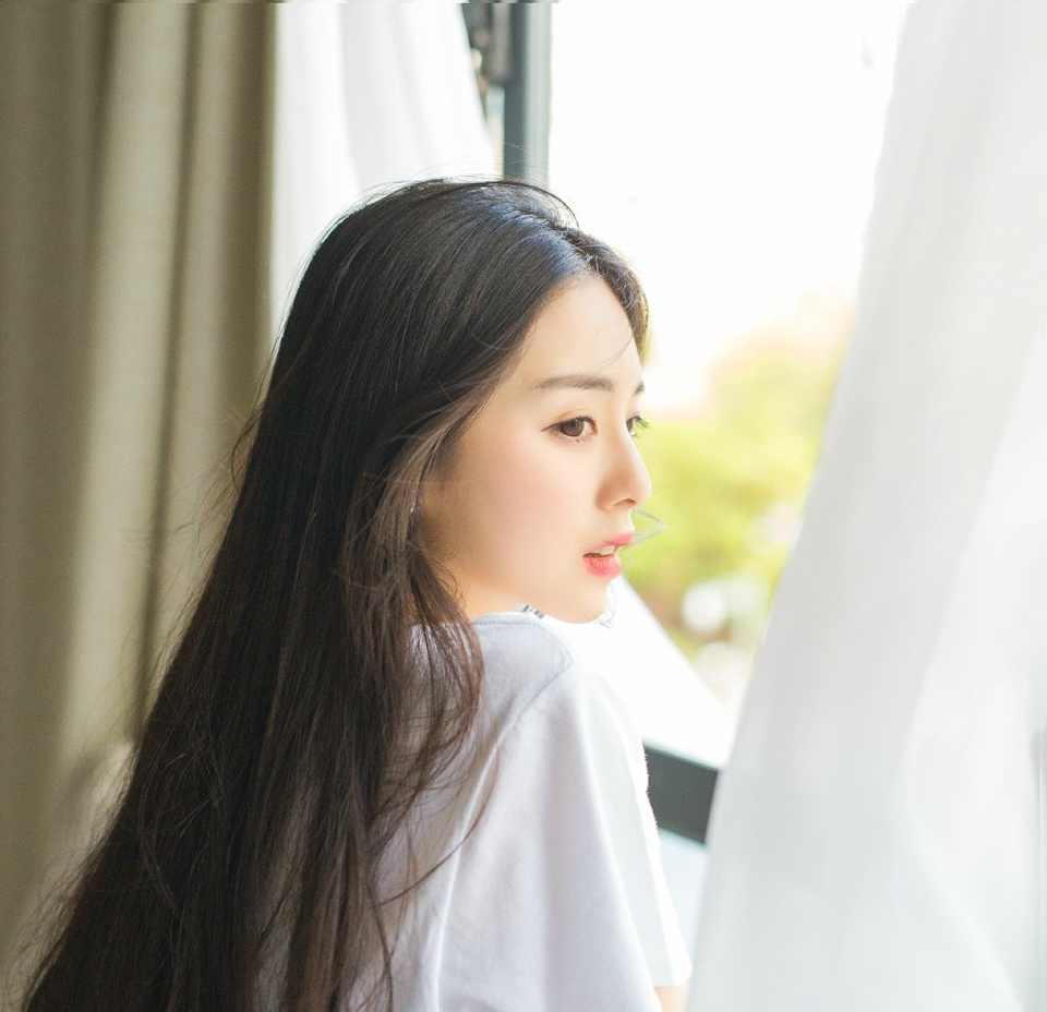 “回援江夏！”陈到冷冷的看了伏德一眼，正看到伏德眼中的愕然，冷哼一声，此刻也顾不了太多，连忙跳上一艘战船，伏德也连忙跟上，现在他终于知道哪里不对了，如果江东兵马之前贸然攻击夏口的话，恐怕会遭殃，但现在……伏德心里默默地松了口气。